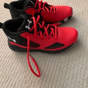 Kids Under Armour “Lockdown 5” basketball shoe